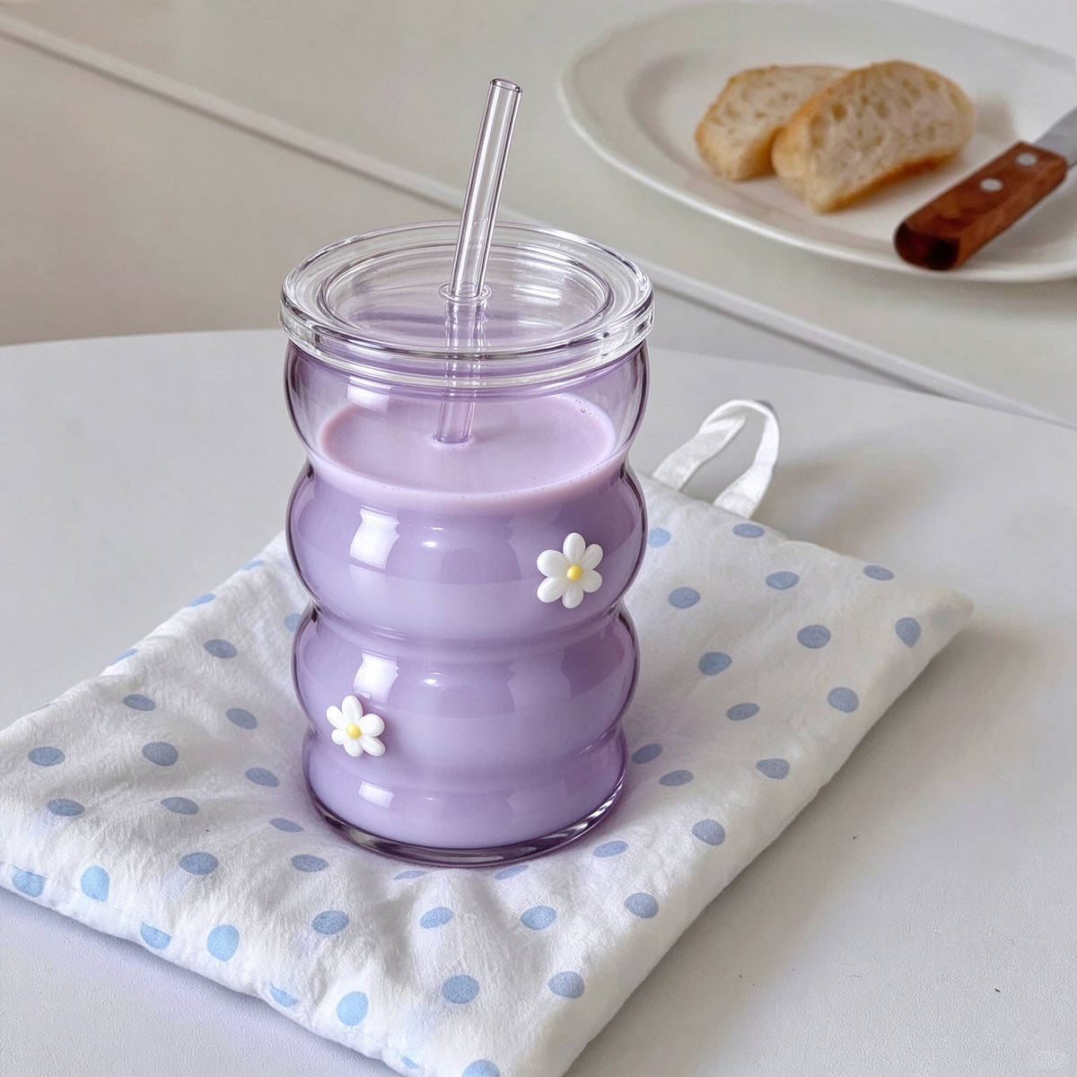 Purple Gourd Shape Daisy Glass Tumbler With Lid And Straw